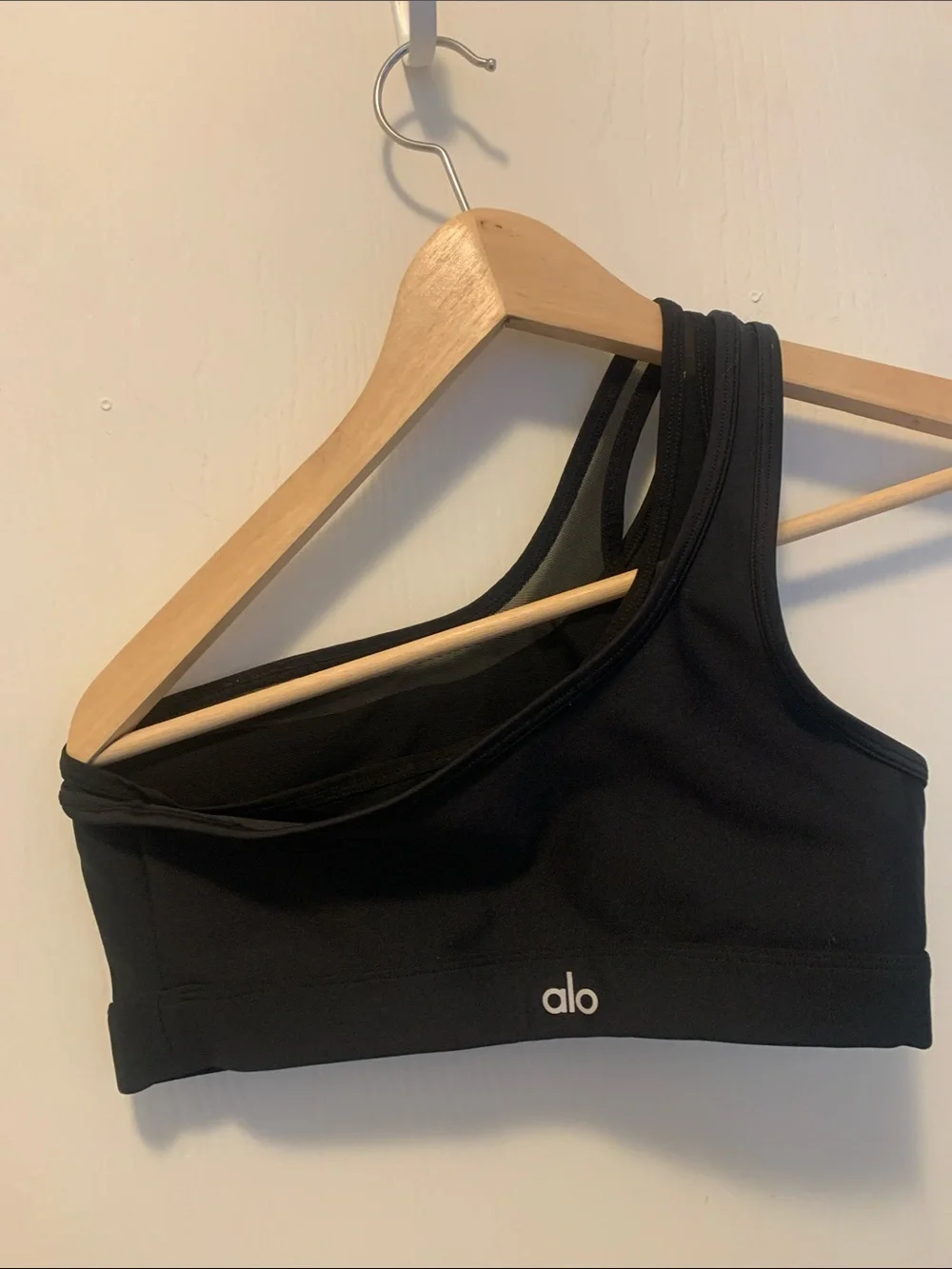 ALO Yoga Black One-Shoulder Mesh-Trim Sports Bra